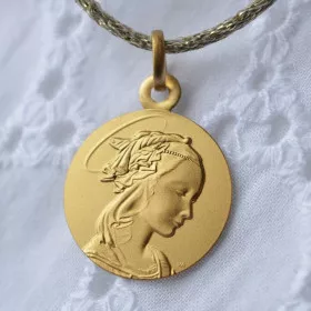 Médaille de baptême...